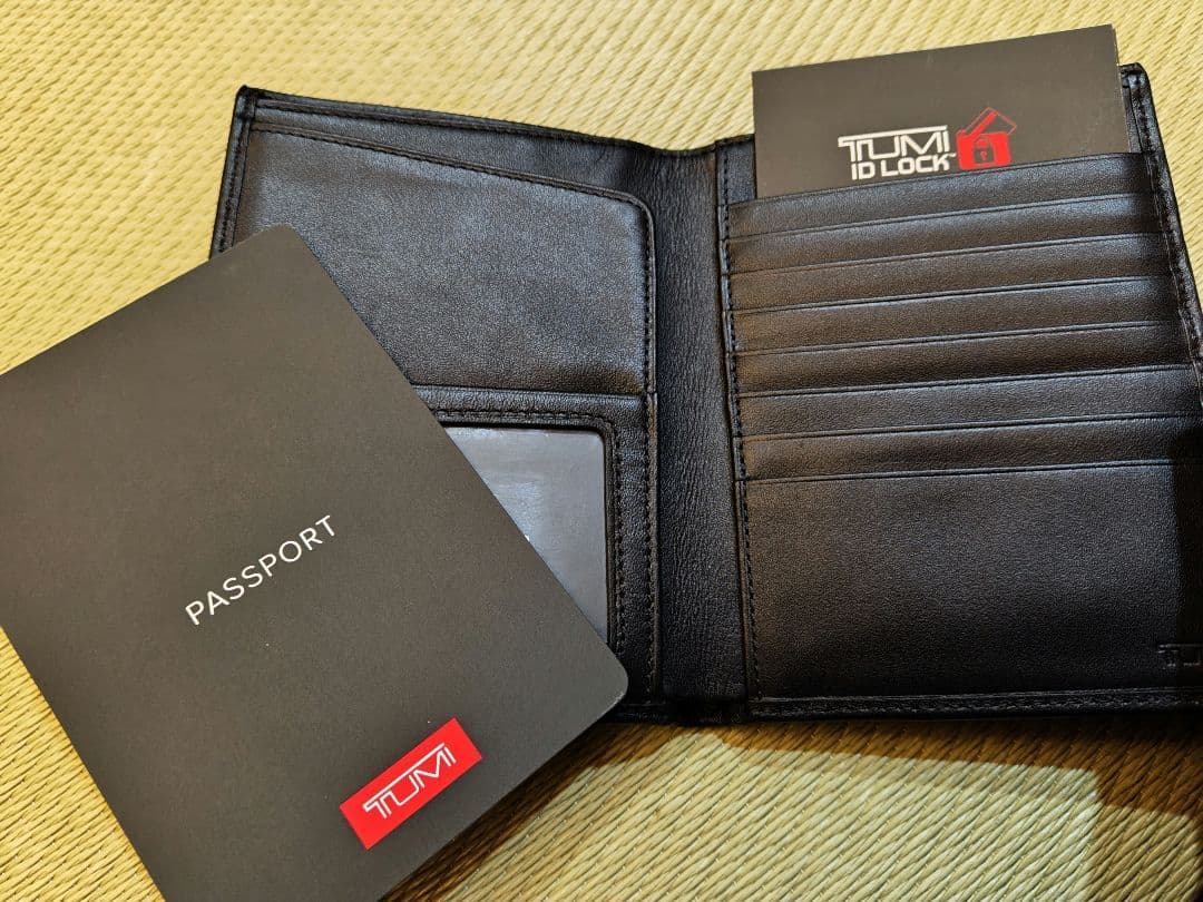 TUMIパスポートケース バリスティックナイロン/革