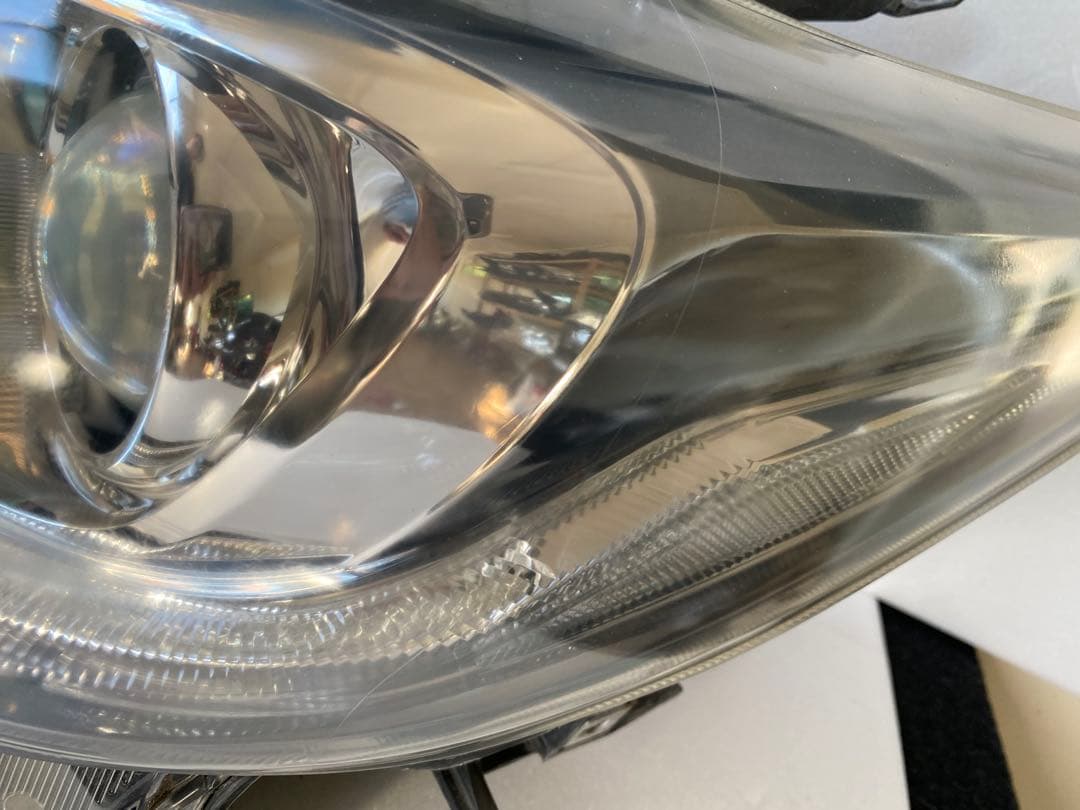 プリウス 30系 前期 純正HID ヘッドライト 左右セット