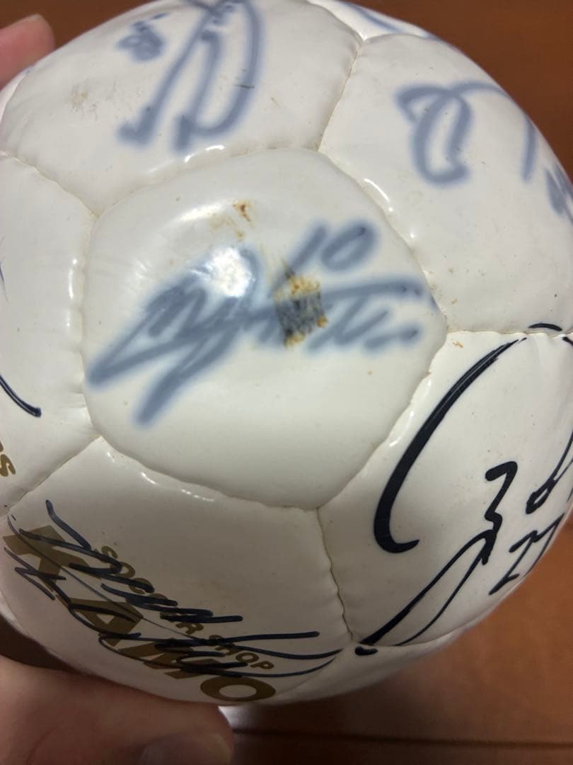 ヴィッセル神戸ポドルスキー在籍時全選手サイン入りボール