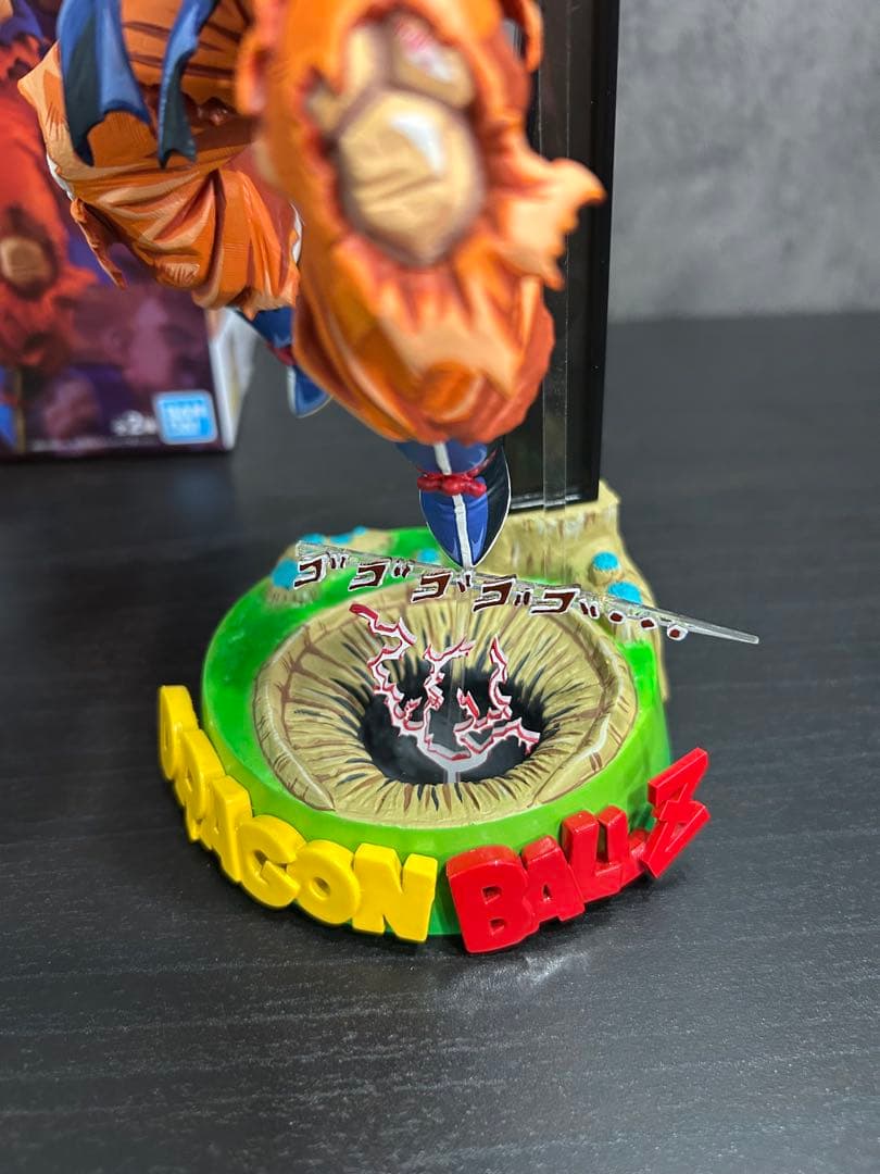 ドラゴンボール　孫悟空リペイントフィギュア　崩壊ナメック星ジオラマ台座付き
