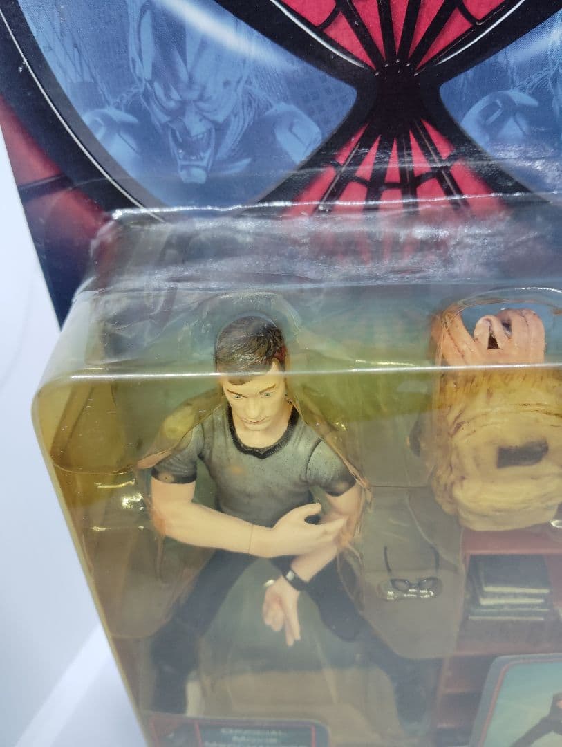 TOYBIZ スパイダーマン　ピーターパーカー　6インチアクションフィギュア