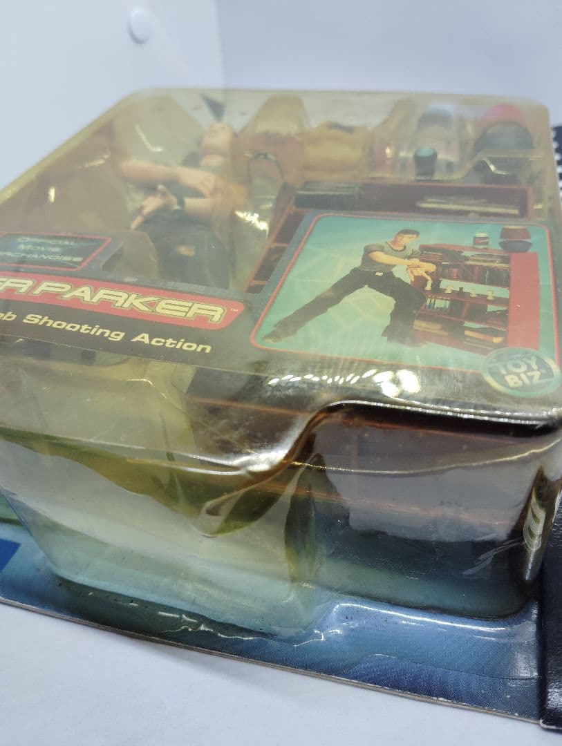 TOYBIZ スパイダーマン　ピーターパーカー　6インチアクションフィギュア