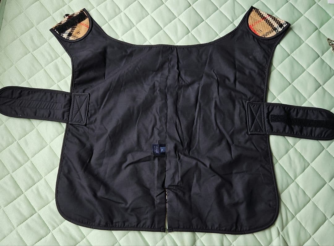 レア物　BURBERRY　LONDON ペット用品　服