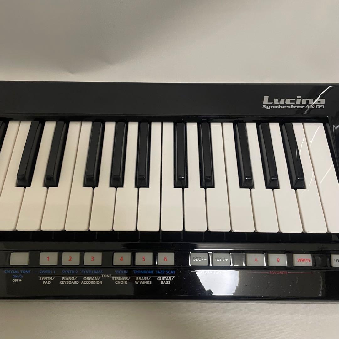 動作品Roland 37鍵 ショルキー Lucina AX-09 シンセサイザー