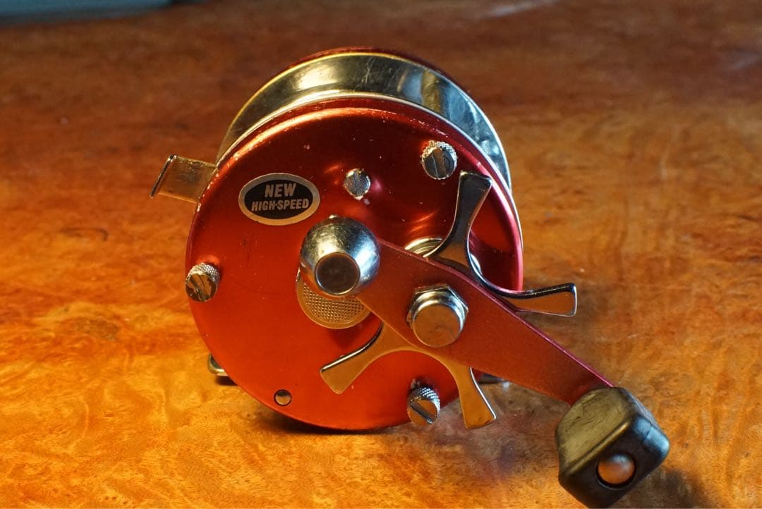 ABU アンバサダー 5500 メンテ済 フレーム修正済 チェリーレッド