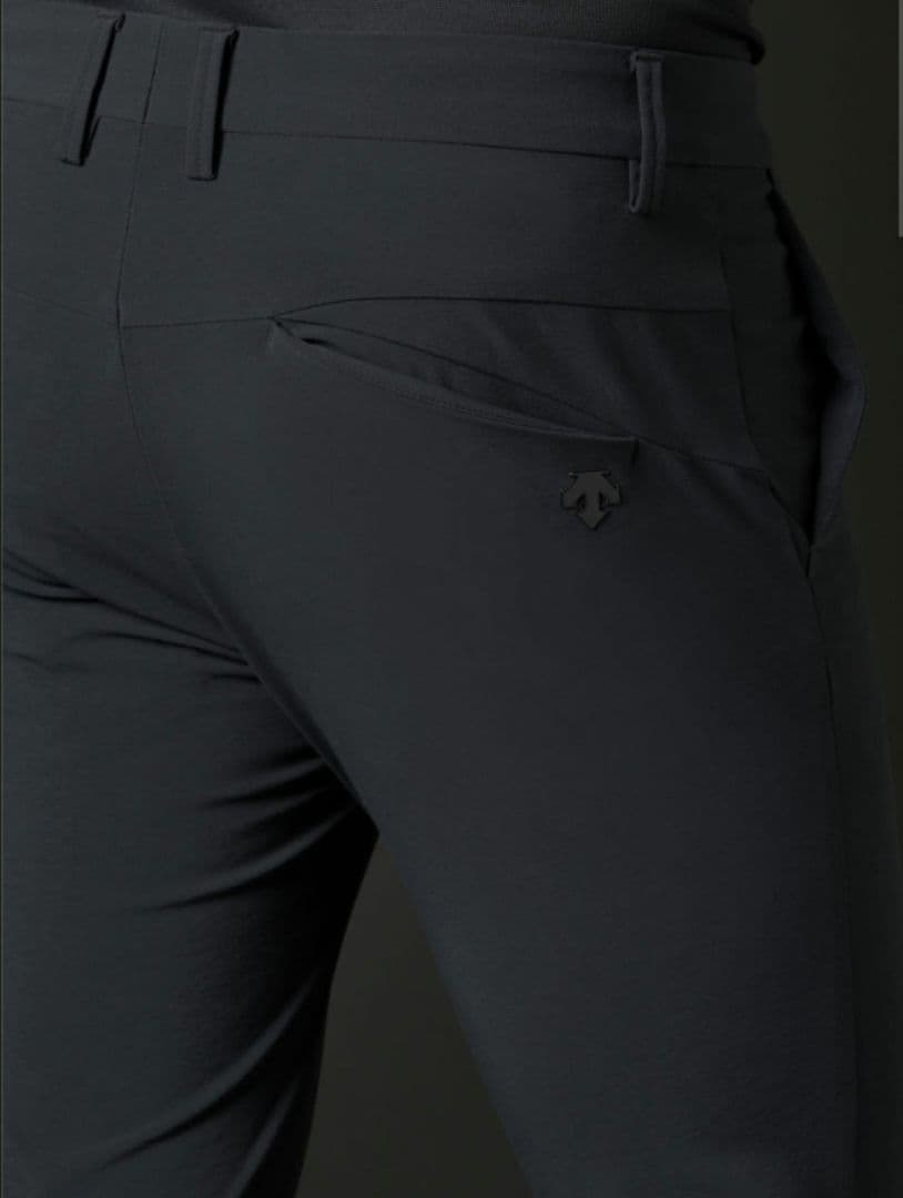 【入手困難】デサントゴルフ プライマリストライト ストレッチ パンツ W79 黒