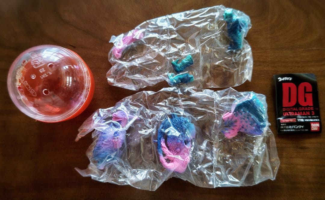 【ウルトラマン】ガチャポン5種　DIGITALGRADE他