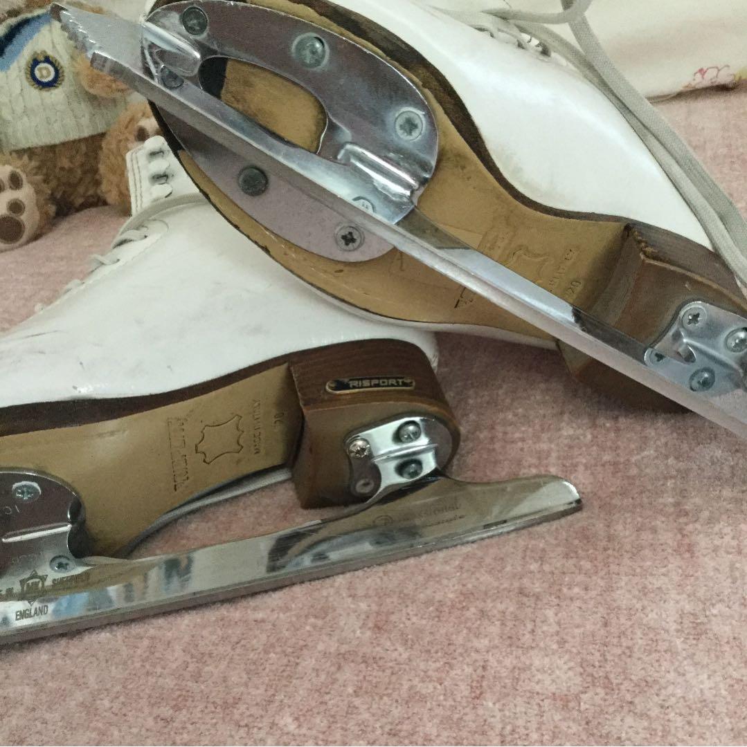 スケートシューズ