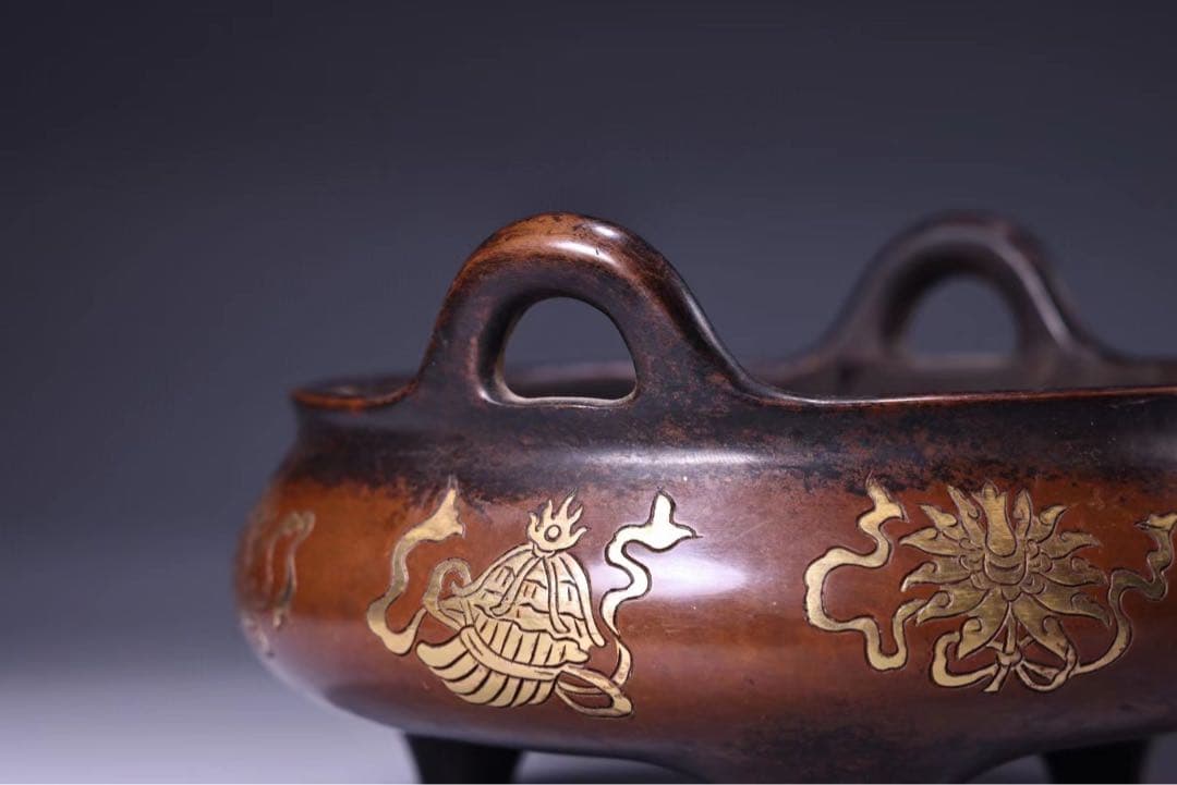 珍品旧蔵収純銅高レリーフ錾刻鎏金吉祥八宝香炉· 仏事用香炉・文房具·置物·稀少品