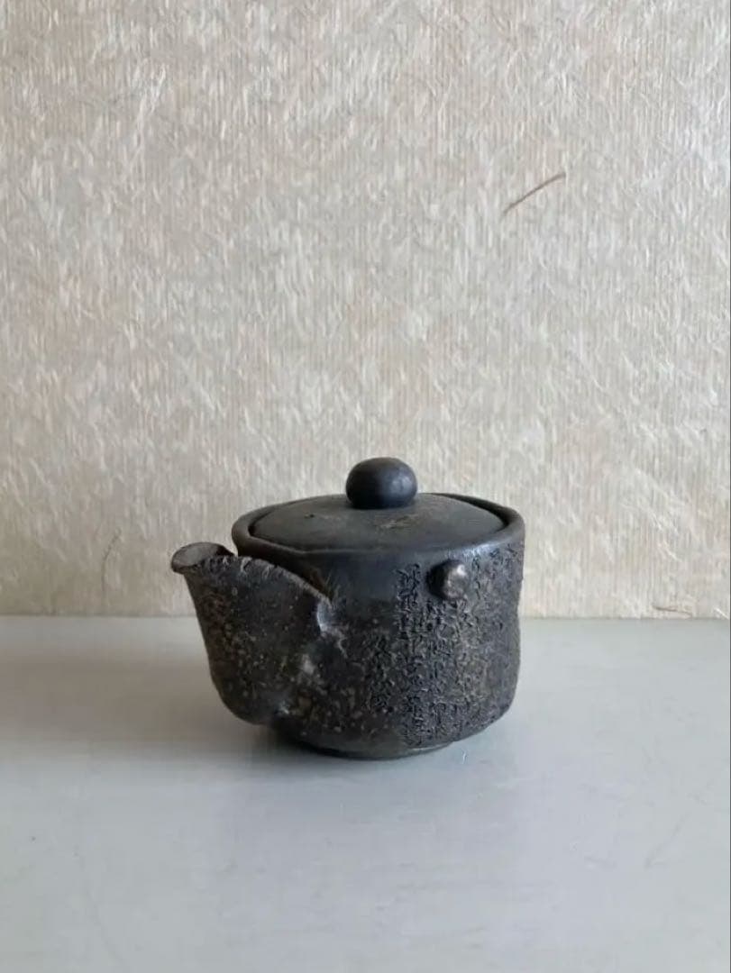 【唯一無二】墨釉 経文彫刻 茶壺｜祈りを宿す作家物