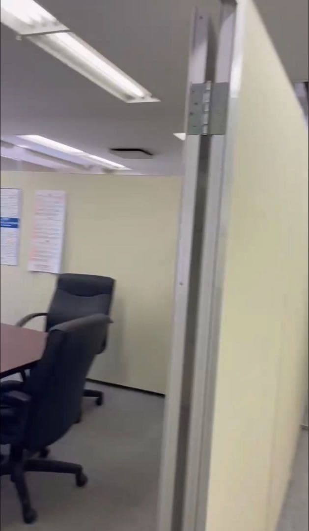 事務所用アルミ合金フレームスクリーン自分で拾うこともできます12 枚、ドア1枚