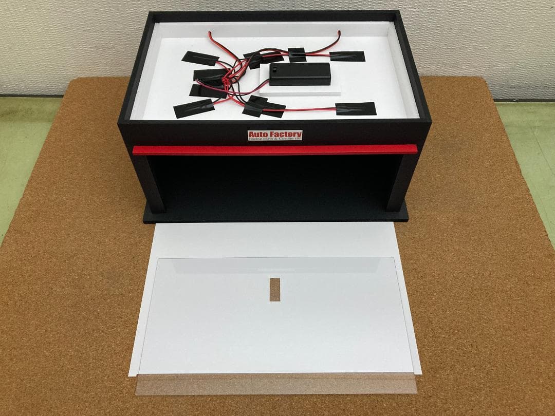 ミニカー専用ジオラマ：1/64 ショールームⅣ／在庫SALE！