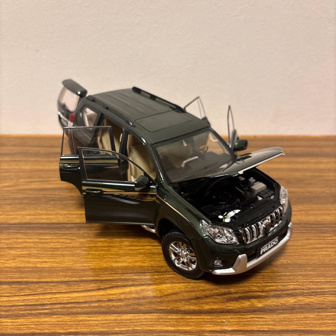 トヨタ ランドクルーザー プラド　1/18 モデルカー　美品