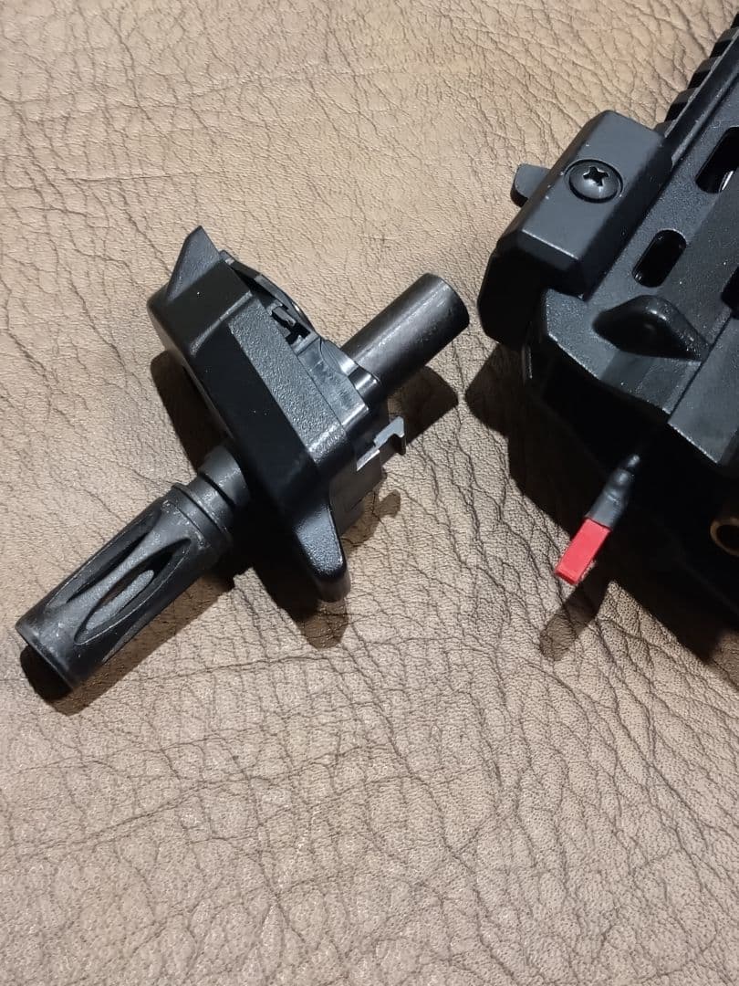 東京マルイ　コンパクト電動マシンガン　MP7A1 内部カスタム　バッテリー付