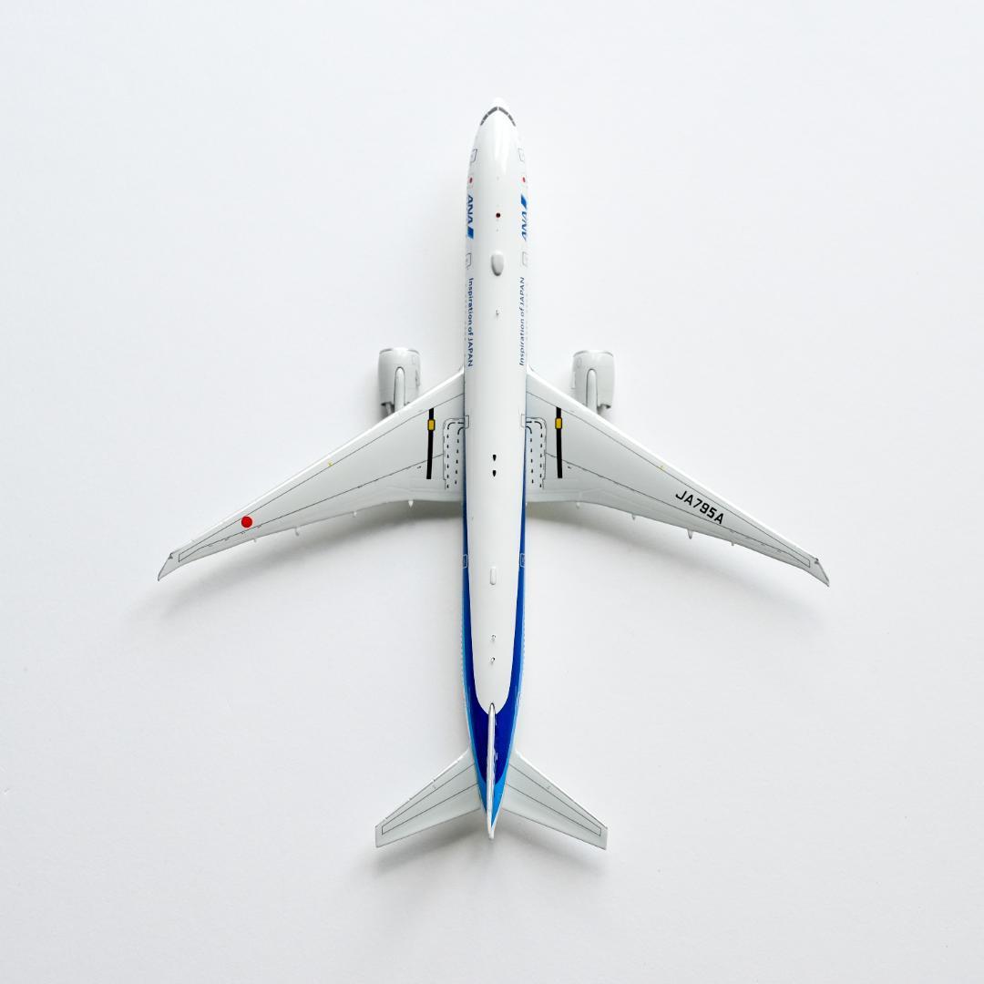 ANA B777-300ER ギア着脱可 JA795A 1/400