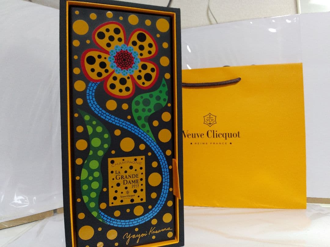 希少、新品未開封、ヴーヴクリコ　草間弥生　シャンパン