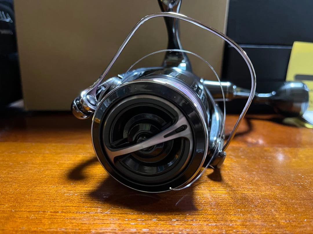 シマノ　22ステラ c5000xg ウッドハンドルノブ　リールスタンド