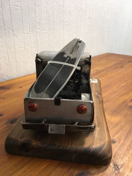 車とサーフボード