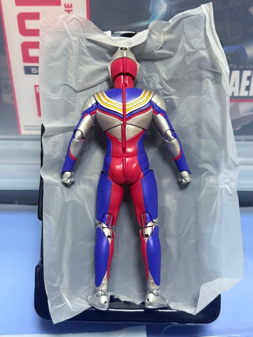 真骨彫　ウルトラマンティガ