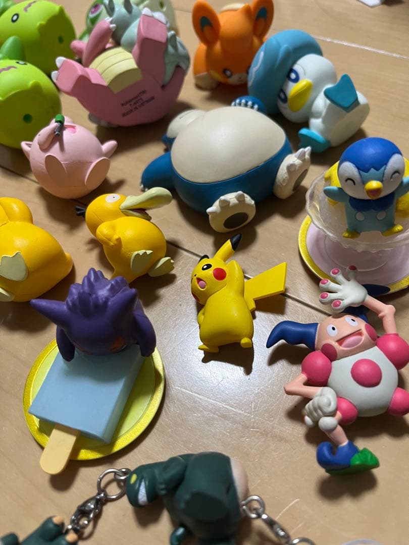 クレヨンしんちゃん・ドラえもん・ポケモン フィギュアセット