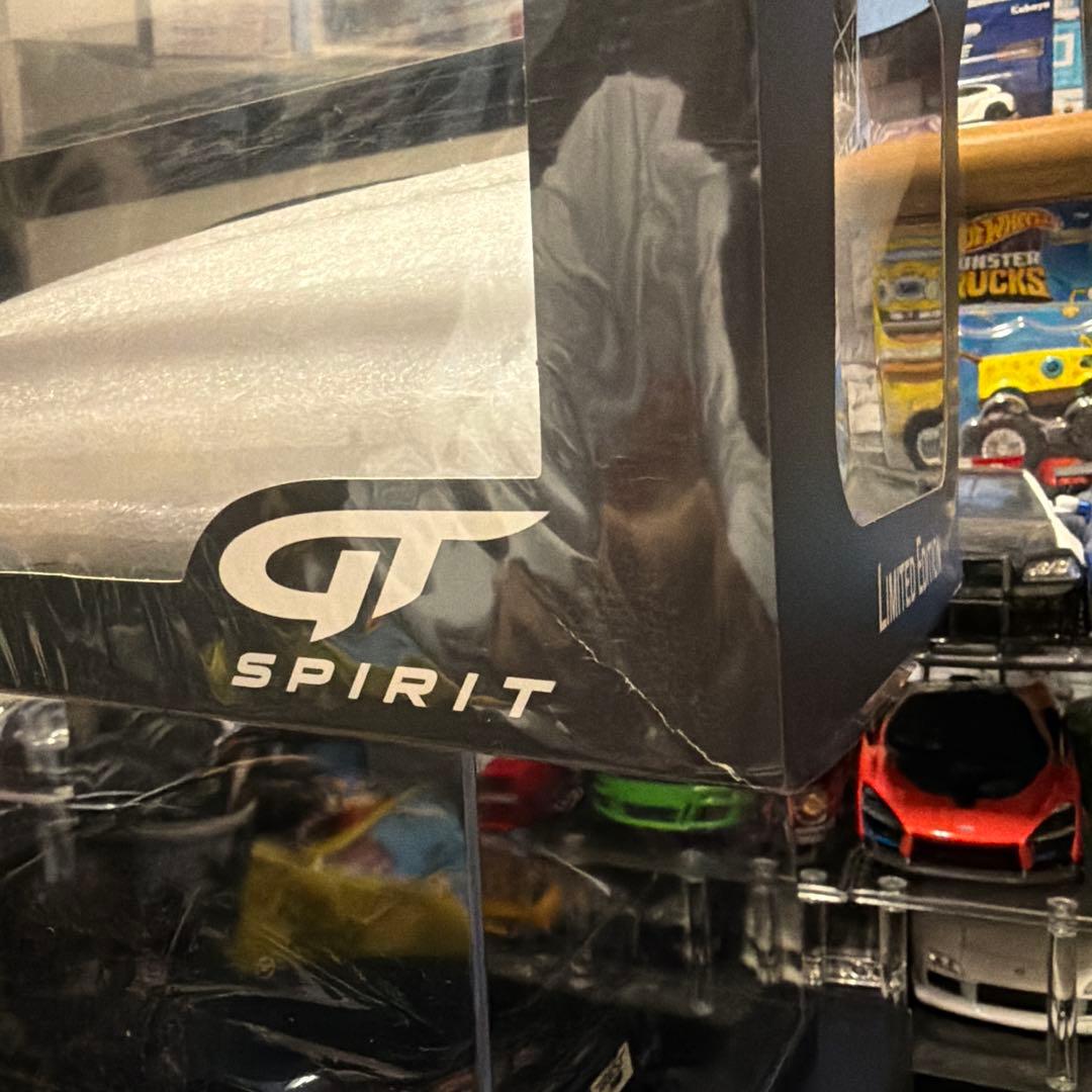 Nissan Z 1/18 ミニカー　GT SPIRIT リミテッドエディション