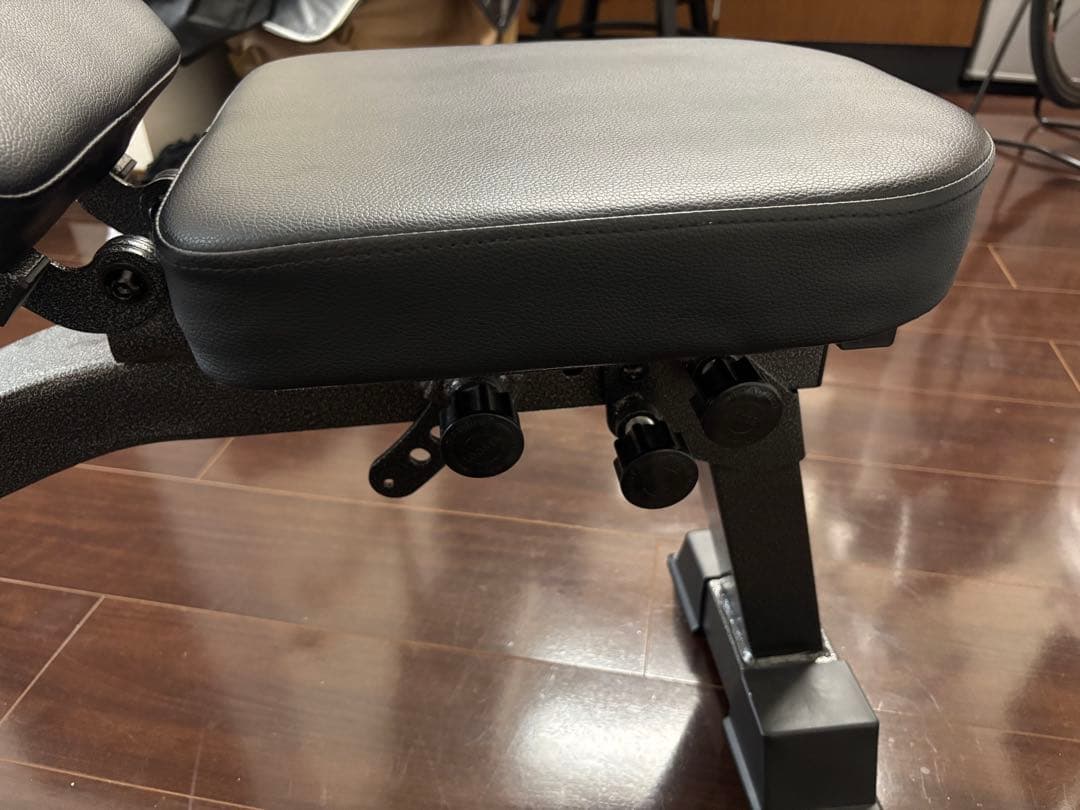 調整可能トレーニングベンチ 黒