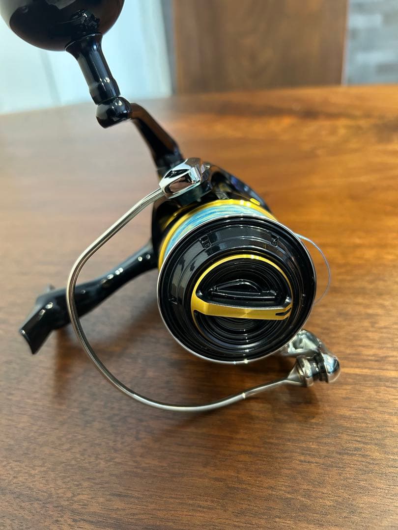 ブラウンアイズ 超美品　シマノ 19 ステラＳＷ 8000ＨＧ