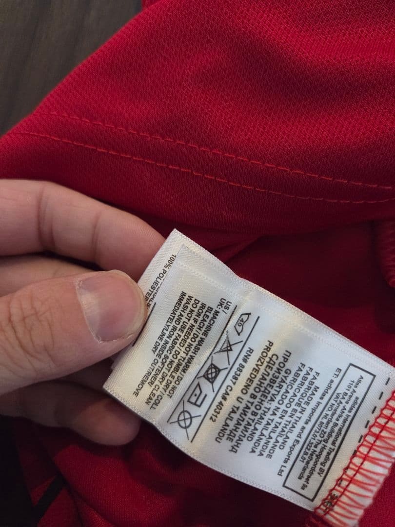 マンチェスターユナイテッド　ブルーノ·フェルナンデス　サッカー　ユニフォーム