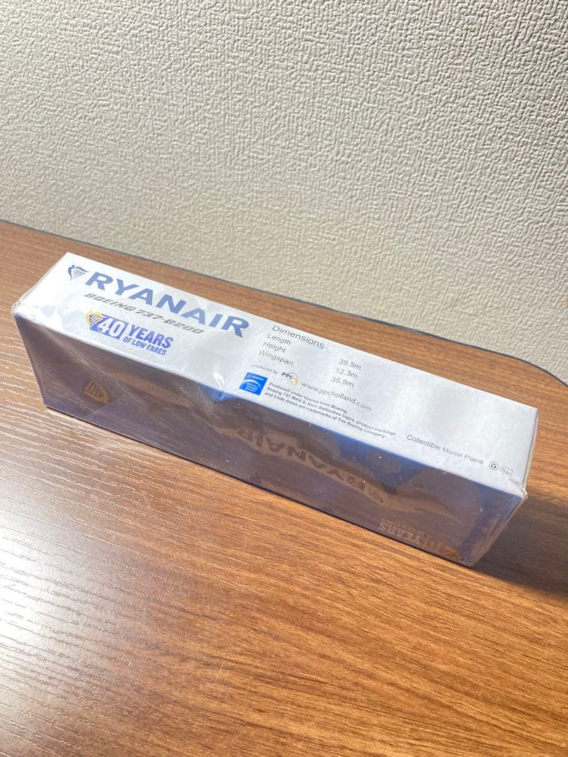 RYANAIR 40周年記念 Boeing 737 1/200「訳あり」
