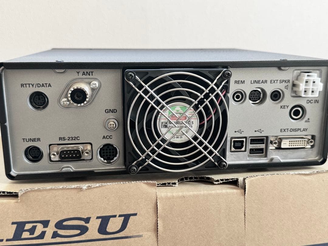 保証期間　八重洲無線　FTDX10 M HF/50MHz トランシーバー　50W