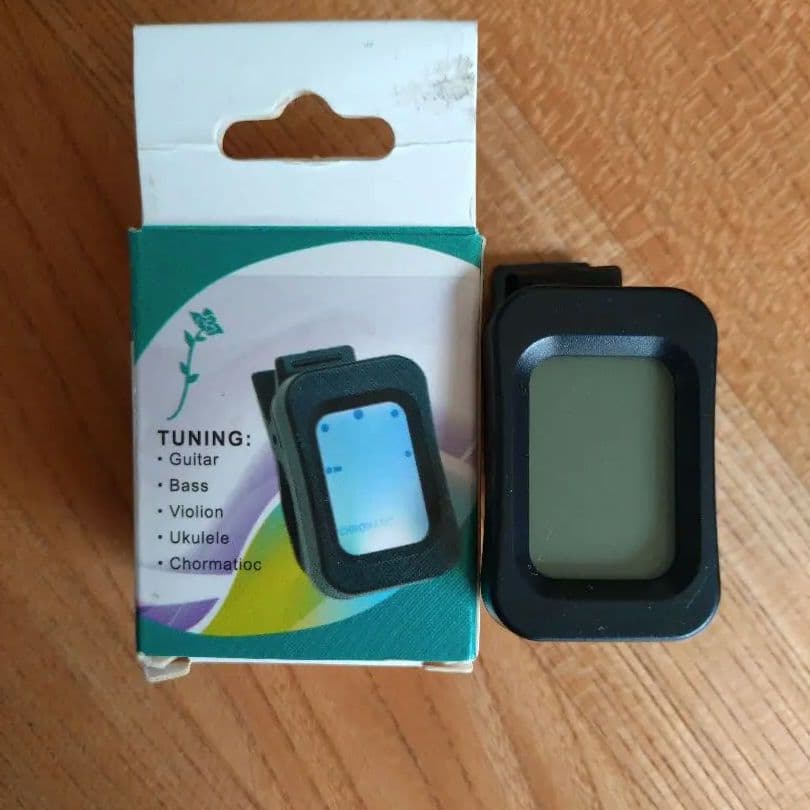 ジャンク出品　エレキ（SELDER ）とアンプ（photogenic）のセット