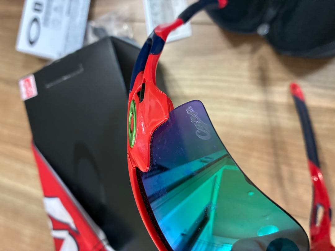 《限定品》OAKLEY サングラス 広島カープモデル