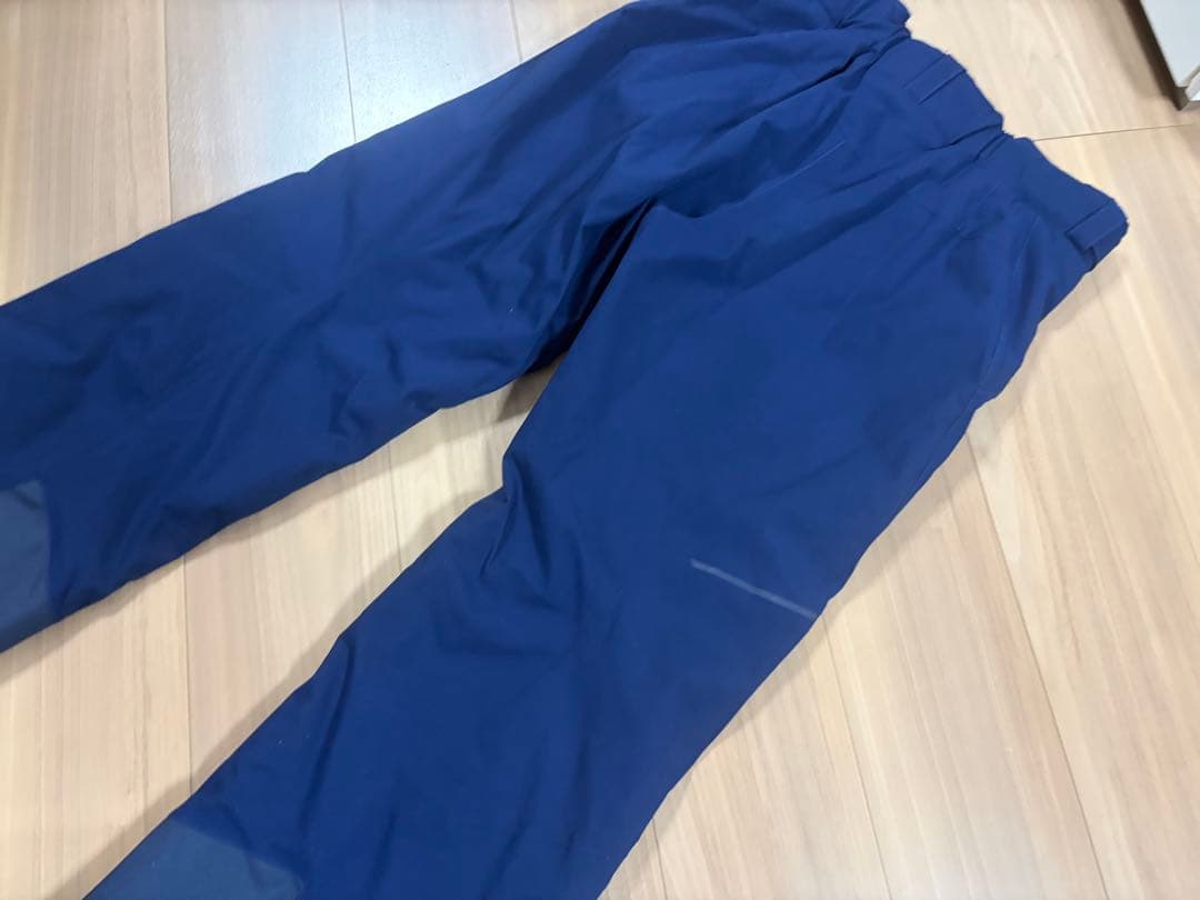★送料無料・超美品★お洒落　ゴールドウィン　スノーパンツ　スノーボード　スキー