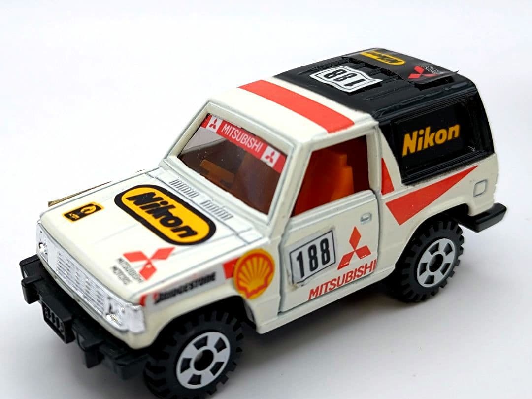 トミカ黒箱６９ 三菱パジェロ　Ｎｉｋｏｎ　三菱自販特注 Mitsubishi