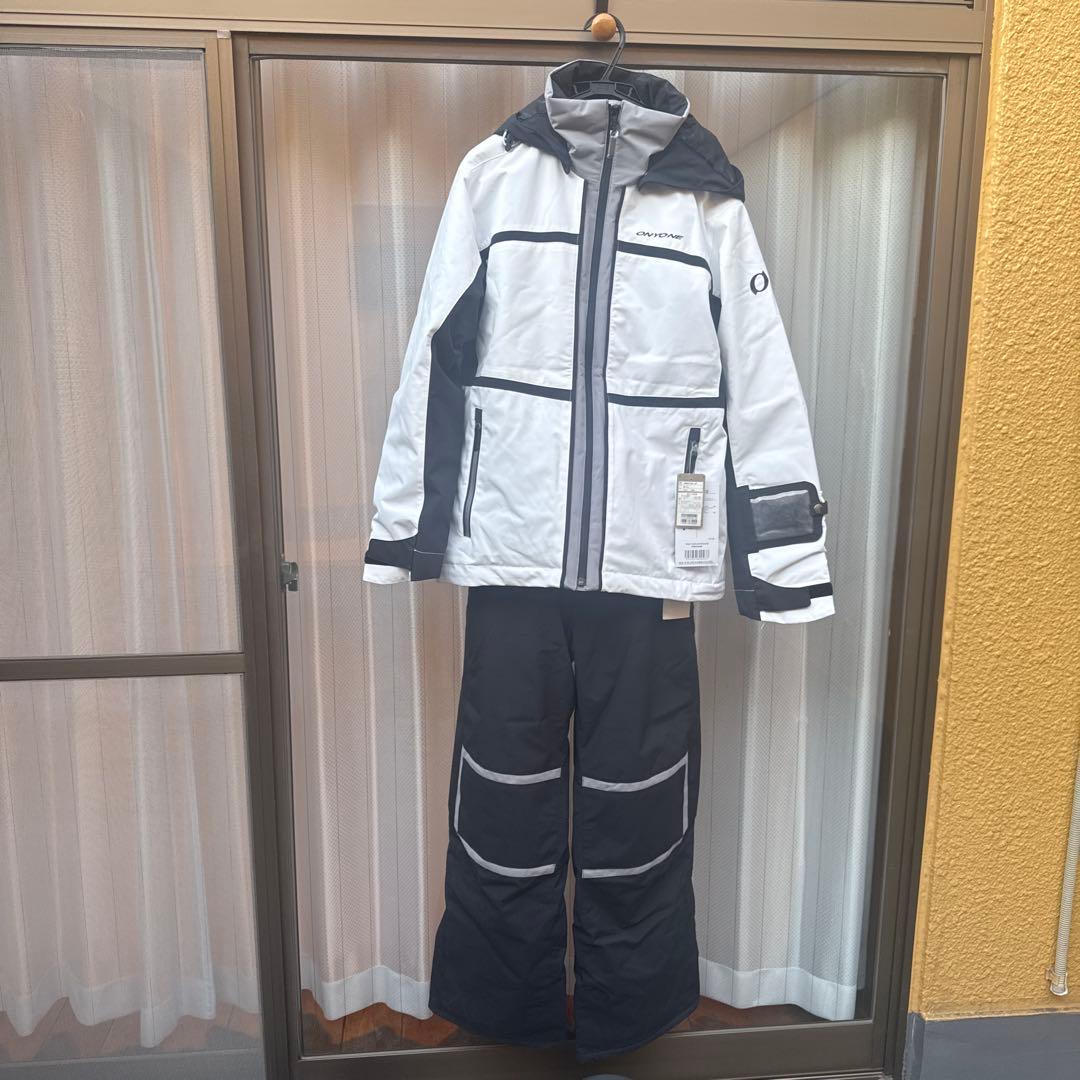 オンヨネスキーウェアメンズM ホワイト & ブラック