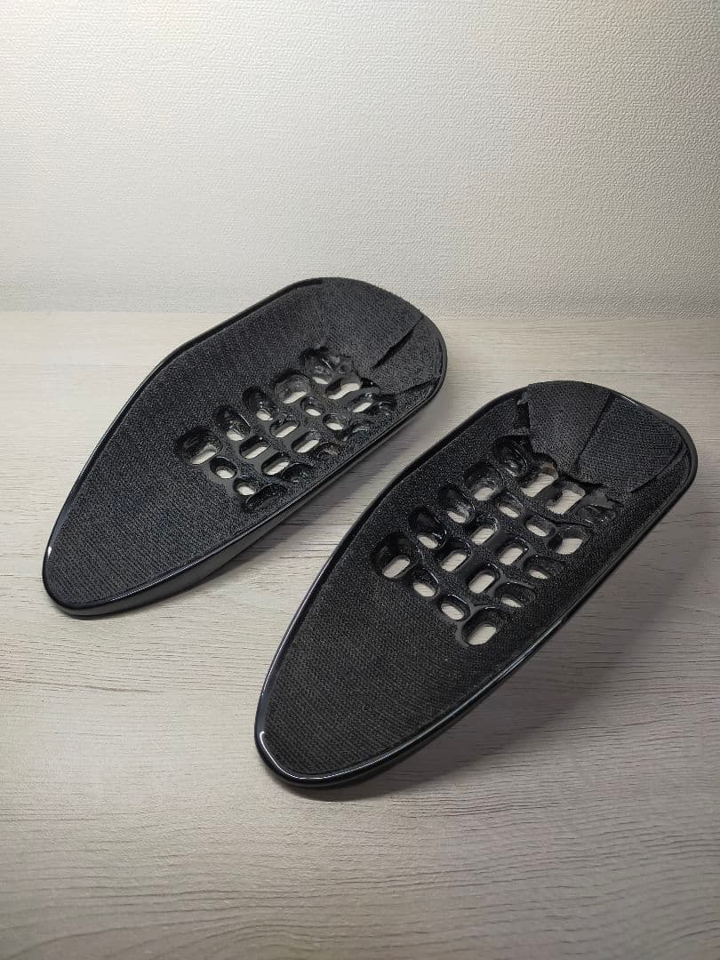 TRIRIG トライリグ　CLOSED BACK CARBON ARM CUPS