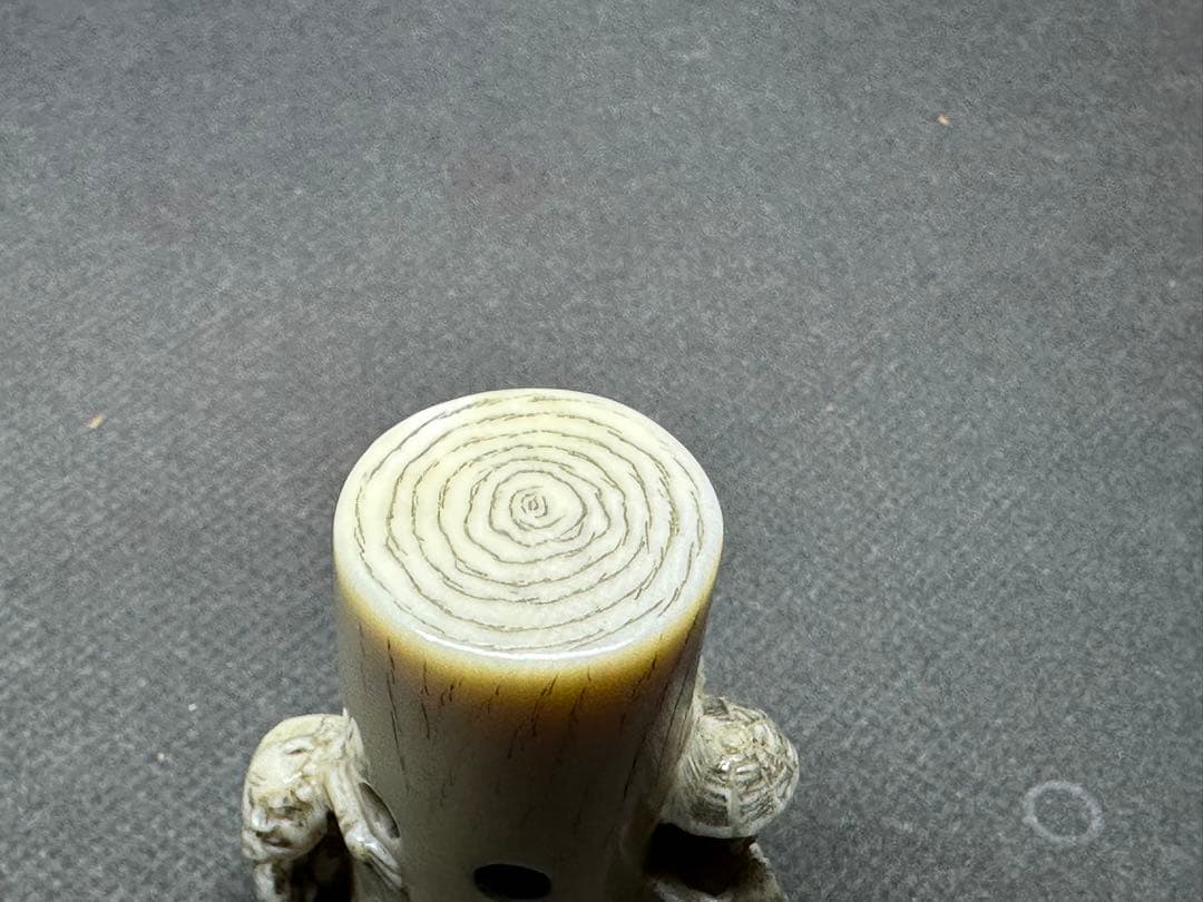 極上　根付　奈良 大仏柱 煙草 大彫刻 置物　細密細工　骨董　アンティーク在銘