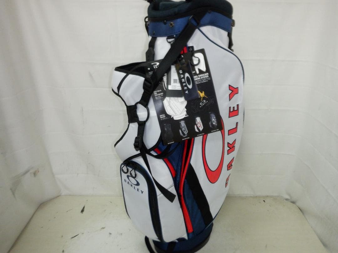 未使用★OAKLEY★オークリー★9.5型★軽量★スタンド(WH×NV×RED)