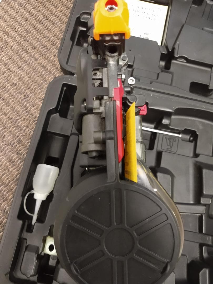 マックス エアねじ打機 HV-R32G2 高圧接続ターボドライバ 中古