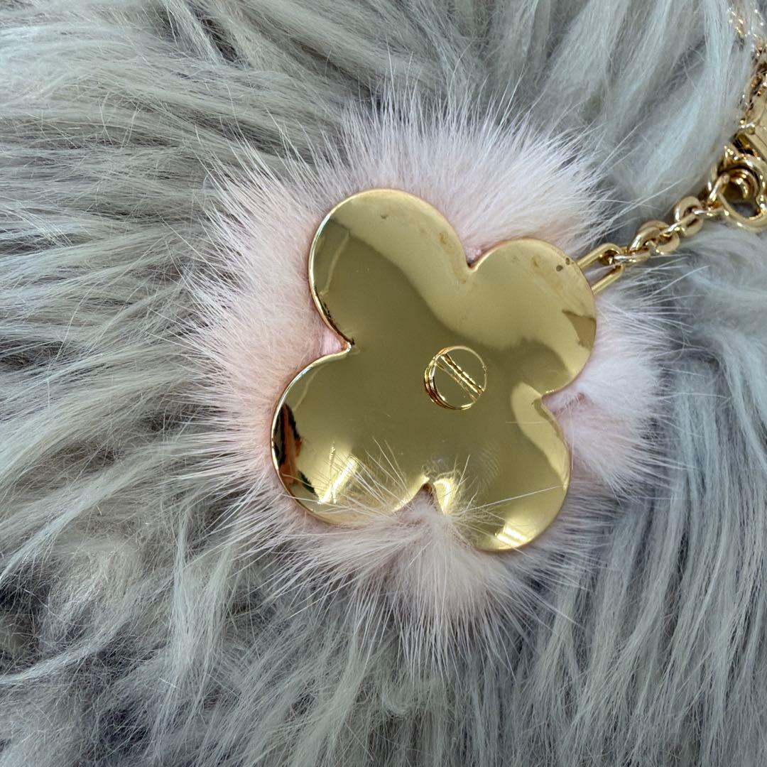 BIGSALE Louis Vuitton フラワーキーホルダー