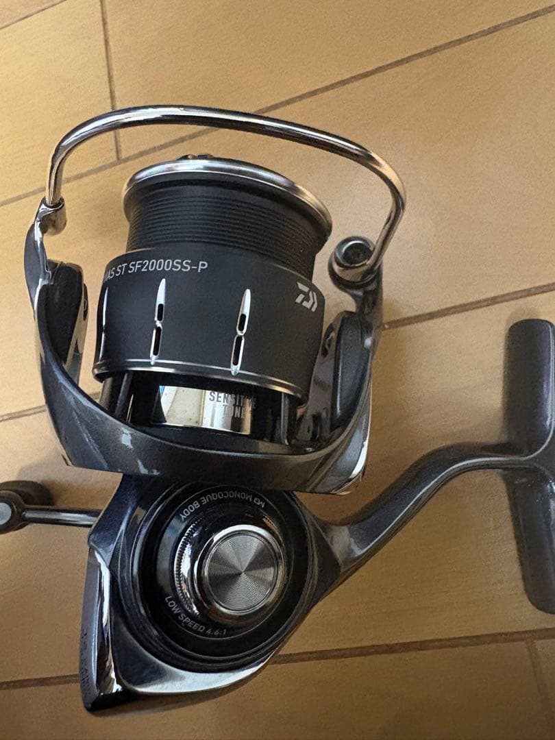 Daiwa 24LUVIASSF2000SS-P スピニングリール