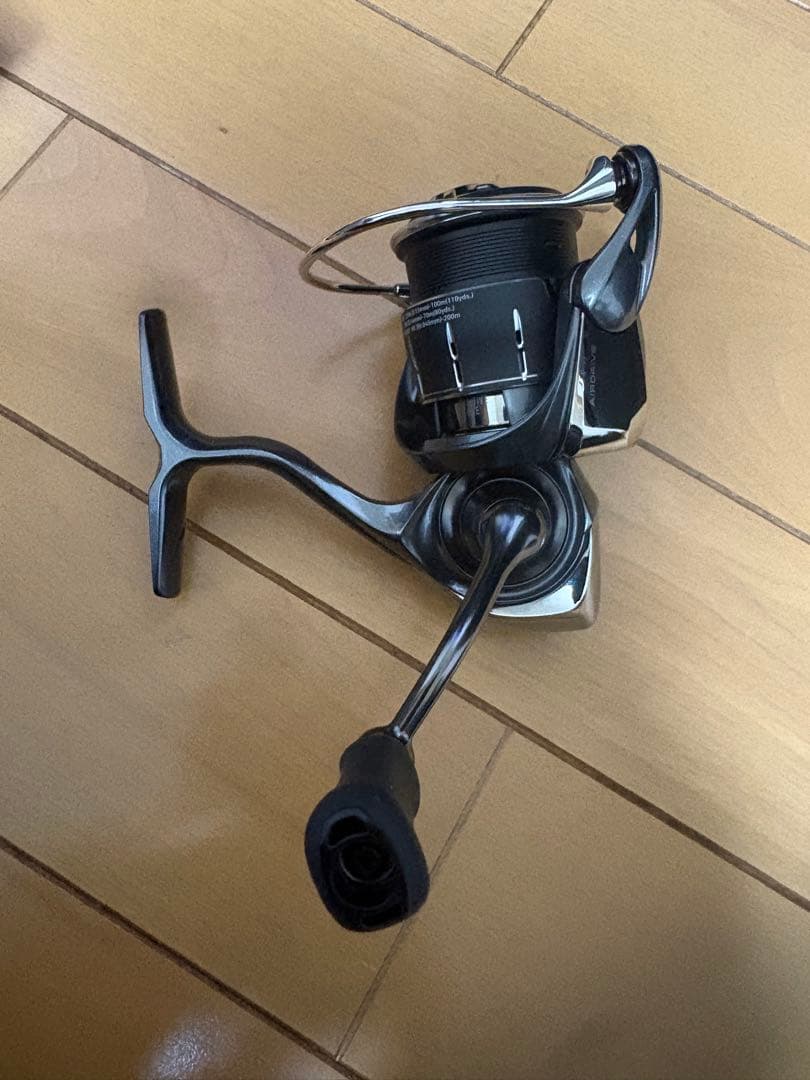 Daiwa 24LUVIASSF2000SS-P スピニングリール