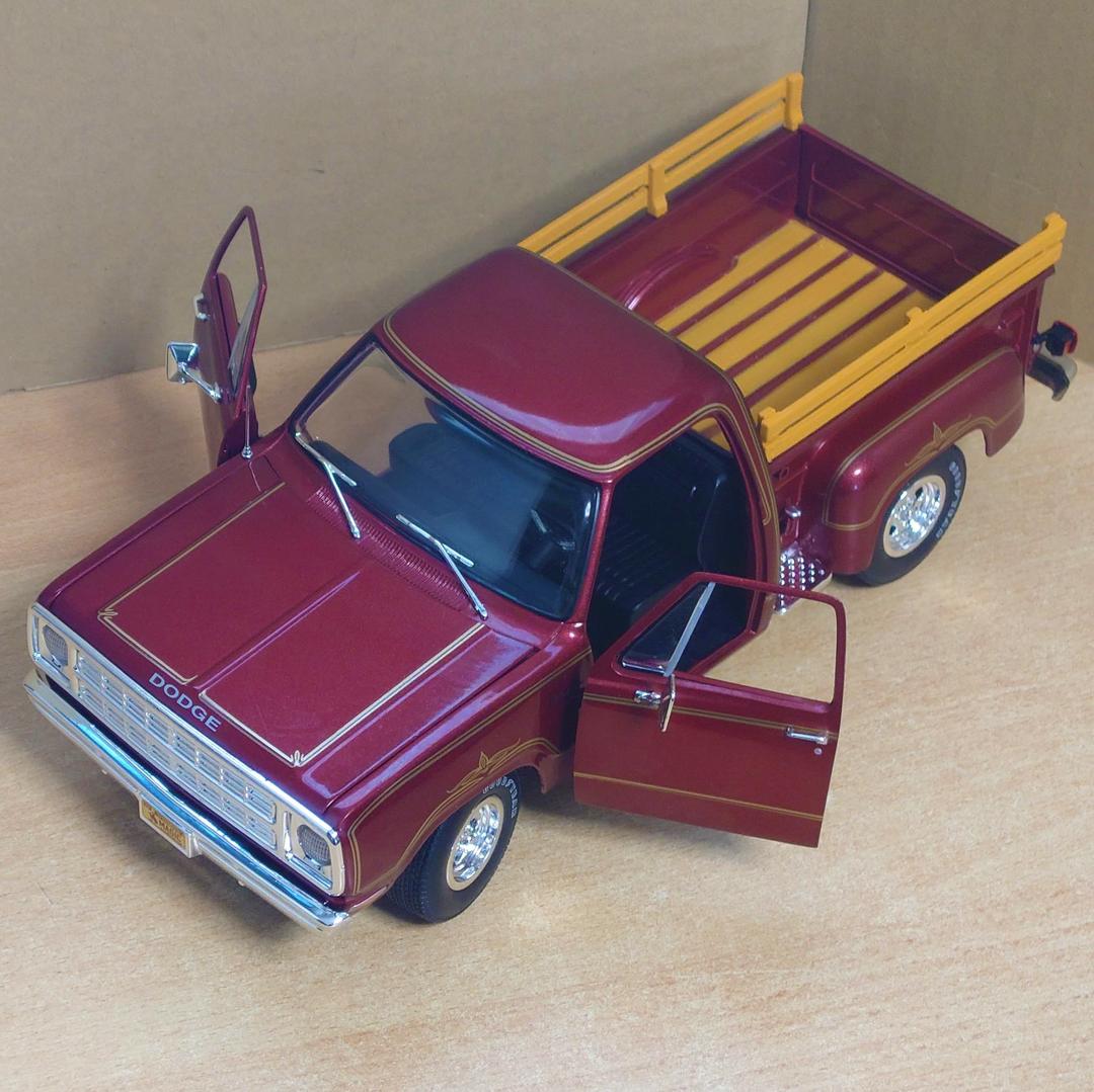 1/18 ダッジD100 ステップサイド ウォーロック II 1979