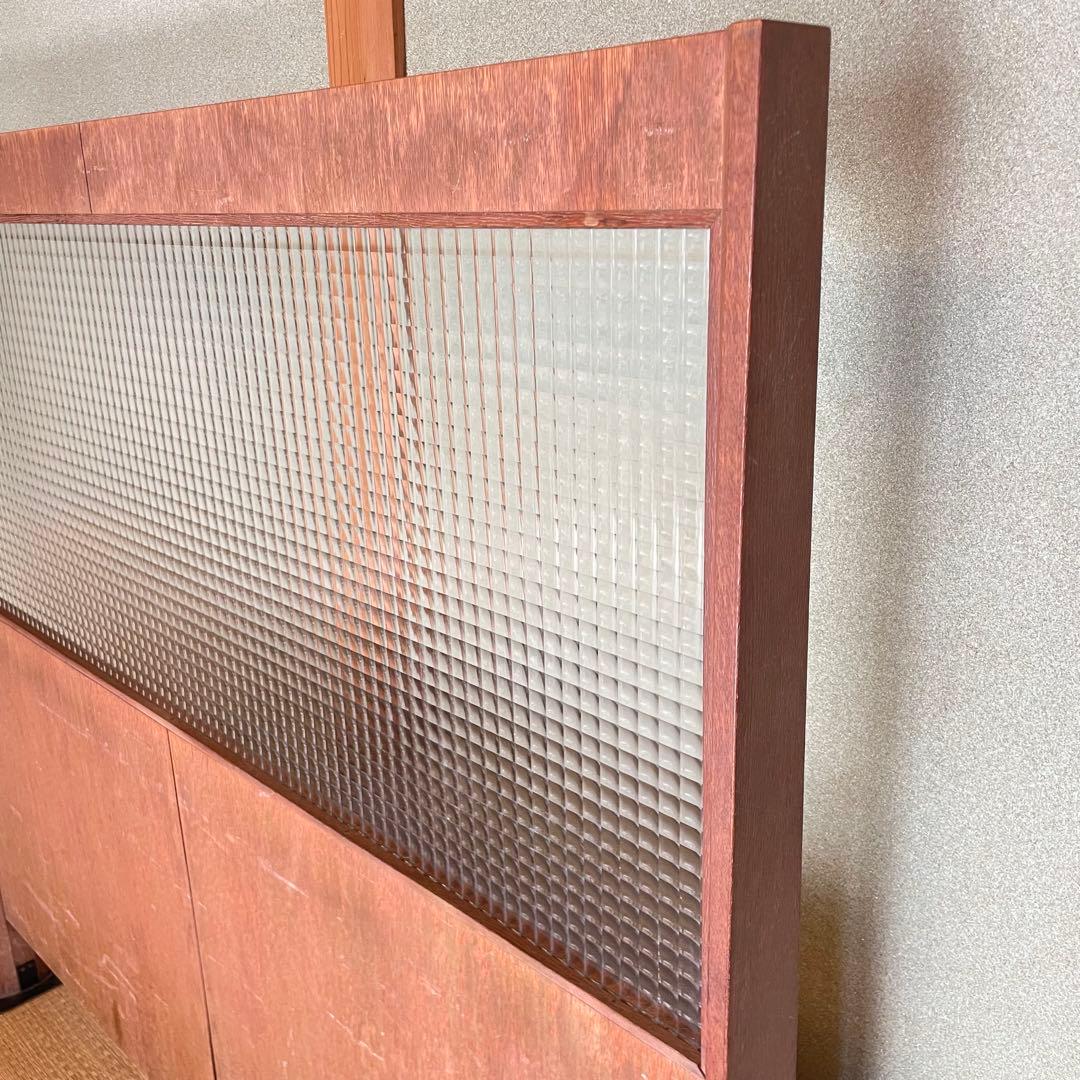 稀少　チェッカーガラス　木製フレームの間仕切り　ヴィンテージ　カフェ風インテリア