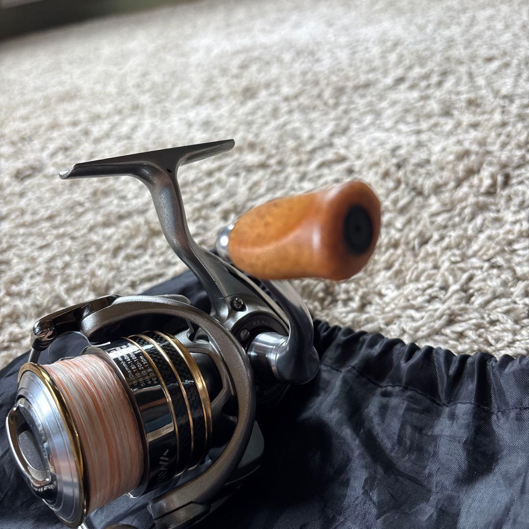 DAIWA LUVIAS 2506H スピニングリール