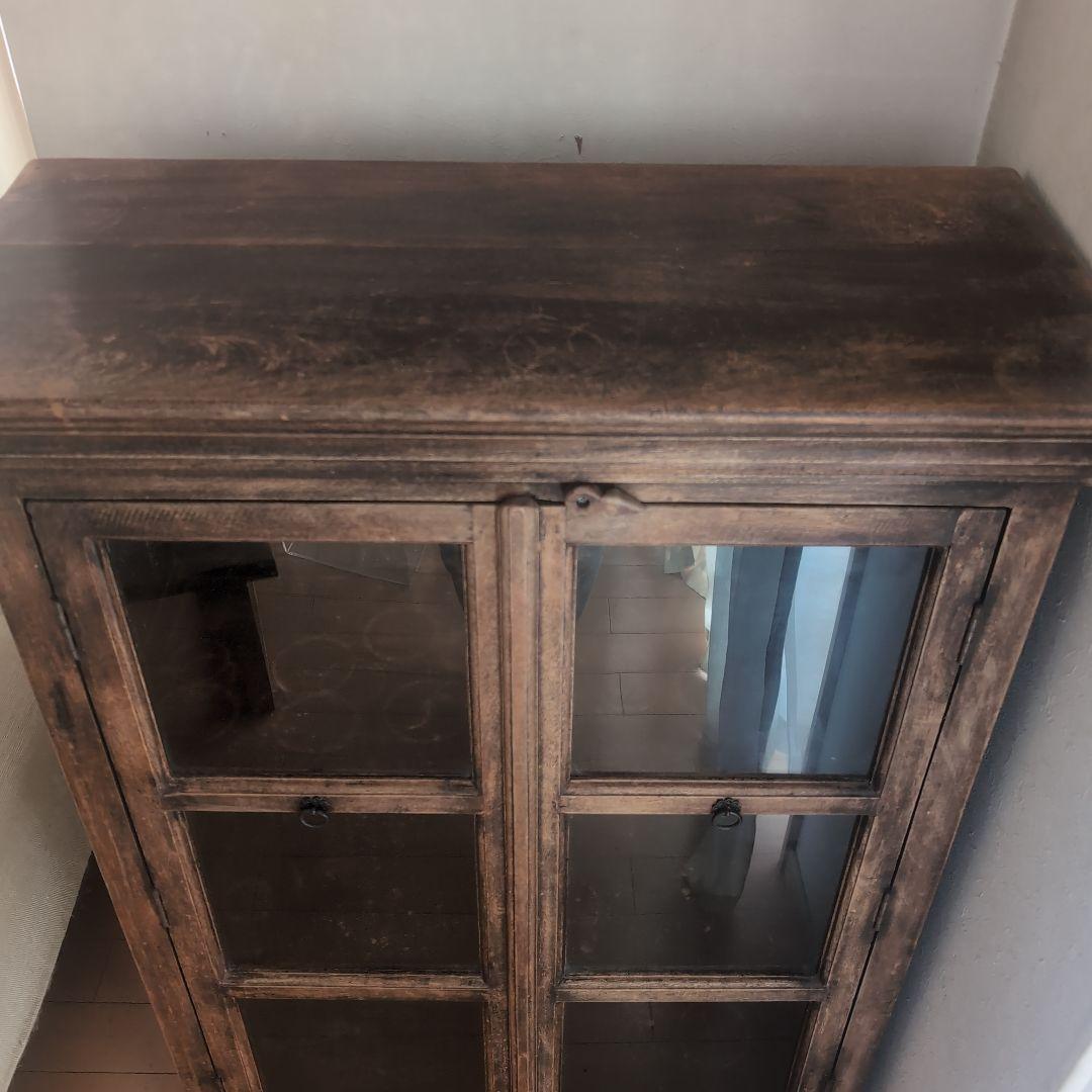木製キャビネット ガラス扉付き