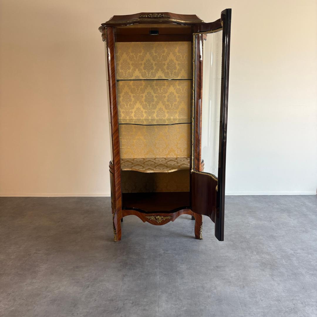 ロココ調 キングウッドキャビネット サーペンタイン×オルモル装飾