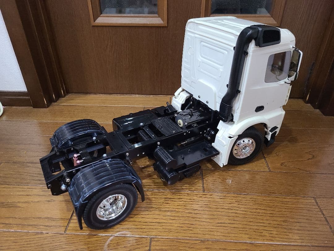 タミヤ 1/14 ビッグトラック メルセデス アロクス 4×2シャーシ ジャンク