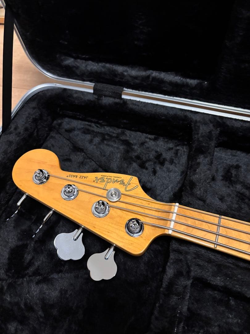 ベース American Professional II Jazz Bass