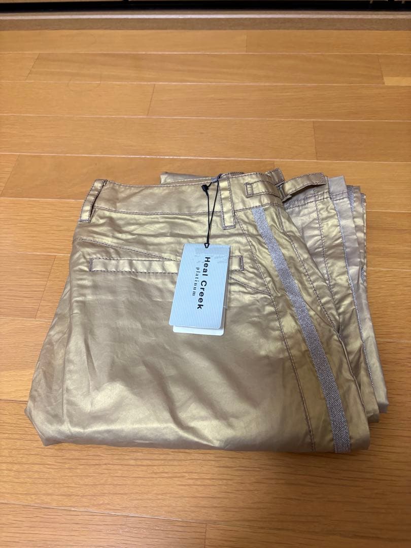 ヒールクリーク　ゴルフレディースパンツ42ゴールド